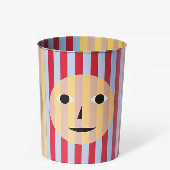 Everybody Bin white background image