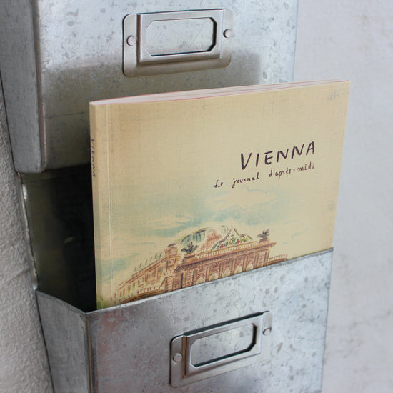 L'apres-Midi Travel Journal 98p. Italy Vienna Lifestyle Photo