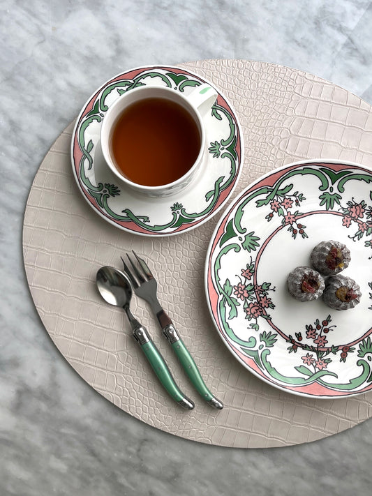 Dovi - Set of 2, Oval Placemats - Light Gray