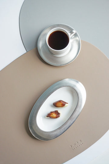 Deco - Set of 2, Oval Placemats - Milky Brown