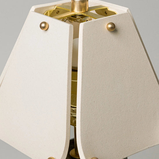 Virginia_SIN_Osen_Table_Lamp_Tall_Obsidian_Detail_Cut