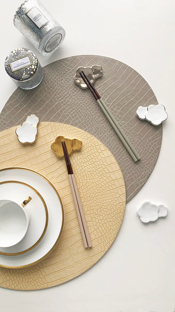 Dovi - Set of 2, Oval Placemats - Warm Gray